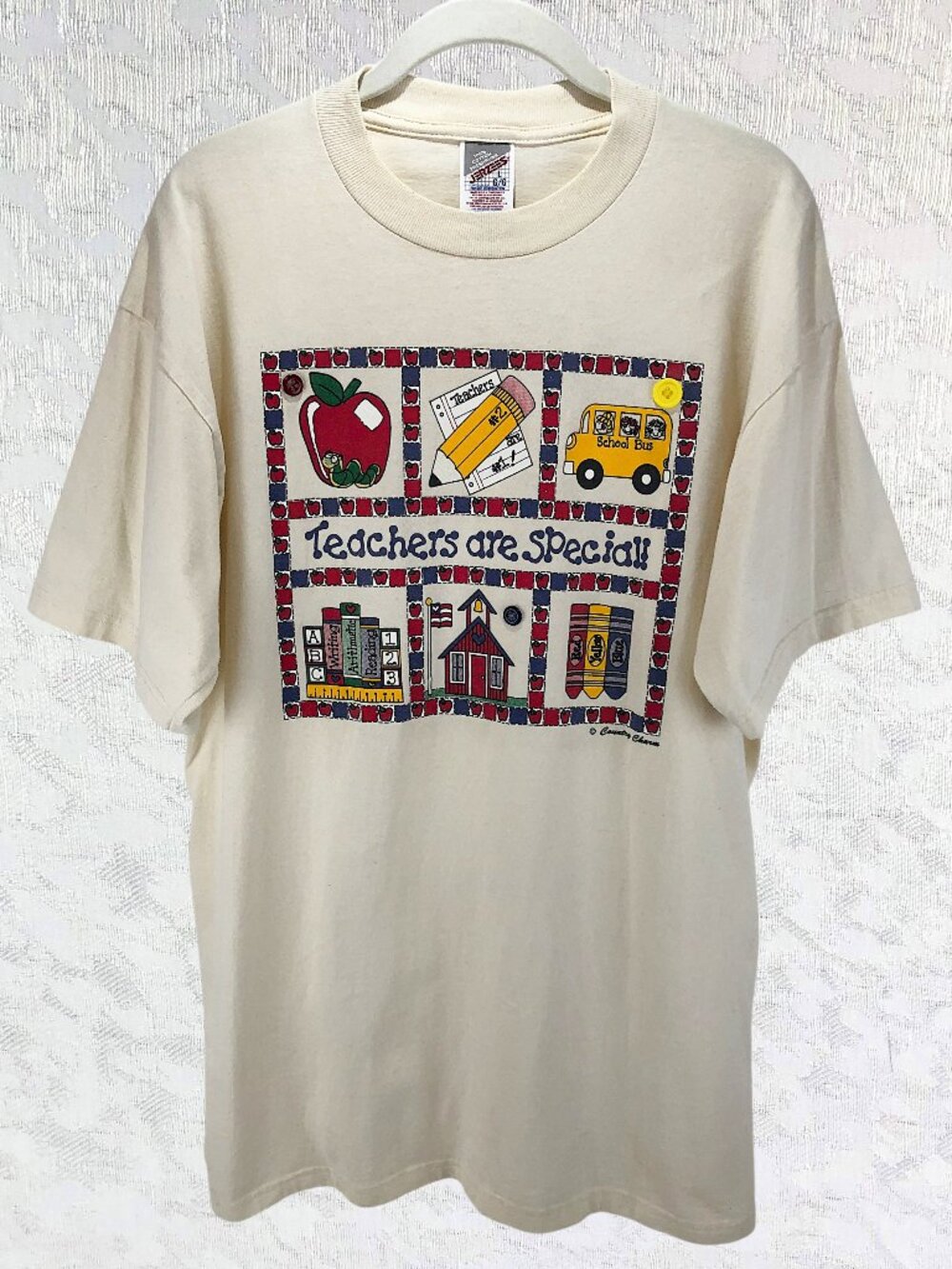 Jerzees “Teachers Are Special” Graphic Tee Cream School Apple Cottagecore Size L